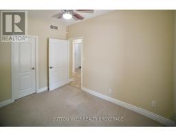 7 - 384 HEAD STREET N - 18
