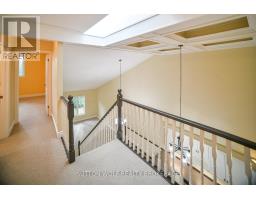 7 - 384 HEAD STREET N - 25