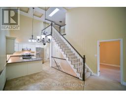 7 - 384 HEAD STREET N - 8
