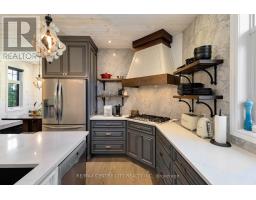 7 MARY BUCKE STREET - 19