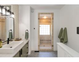 7 MARY BUCKE STREET - 28