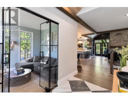 7 MARY BUCKE STREET - 7