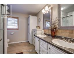 481 RICHARD CRESCENT - 24