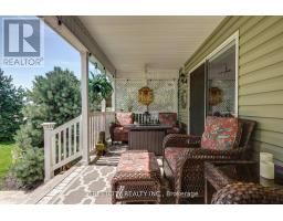 481 RICHARD CRESCENT - 3
