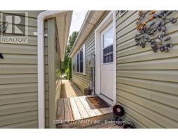 481 RICHARD CRESCENT - 37