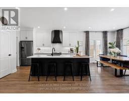 3 HARDY COURT - 23