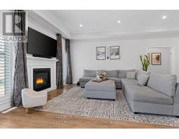 3 HARDY COURT - 33