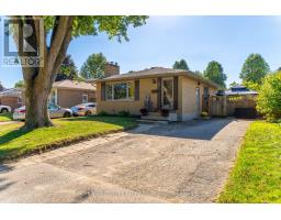 15 FROBISHER CRESCENT - 1