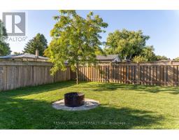 15 FROBISHER CRESCENT - 12