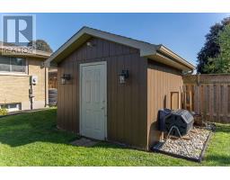 15 FROBISHER CRESCENT - 15