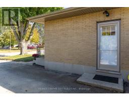 15 FROBISHER CRESCENT - 16