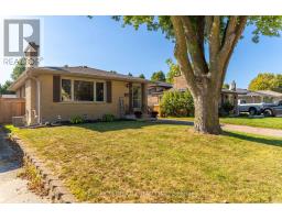 15 FROBISHER CRESCENT - 2