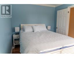 15 FROBISHER CRESCENT - 25