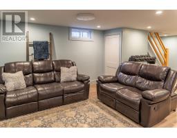 15 FROBISHER CRESCENT - 41