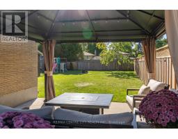 15 FROBISHER CRESCENT - 9