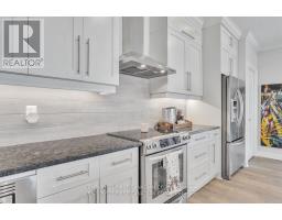 2701/2704 - 330 RIDOUT STREET N - 25