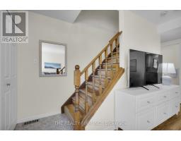 25 - 70 CHAPMAN COURT - 19