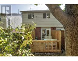 25 - 70 CHAPMAN COURT - 37