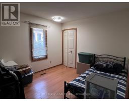 37 JENNIFER ROAD - 17