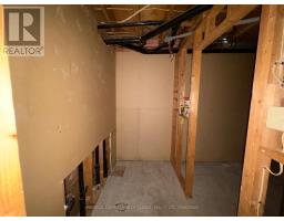 15 TREADWELL STREET E - 28