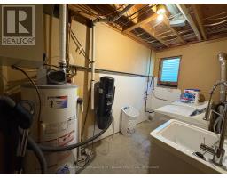 15 TREADWELL STREET E - 29