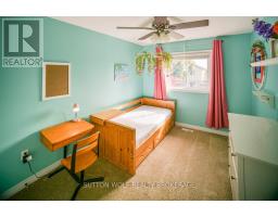 82 LAURA LANE - 15