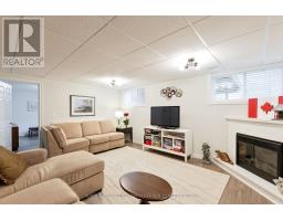 35 - 1241 BEAVERBROOK AVENUE - 16