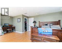 2207 - 389 DUNDAS STREET - 18
