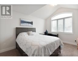1366 THORNLEY STREET - 33