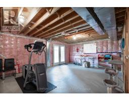 1366 THORNLEY STREET - 36