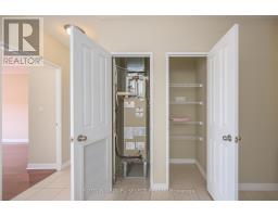 511 - 353 COMMISSIONERS ROAD W - 19