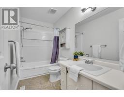 34 HEARTHSIDE PLACE - 24
