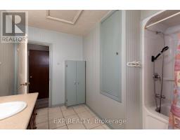23 OAK STREET - 10