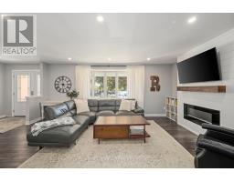 106 HAZELWOOD CRESCENT - 8