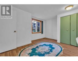 33 FOURWINDS ROAD - 33