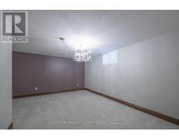 305 SKYLINE AVENUE - 32