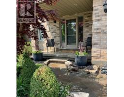 94 MORAINE CRESCENT - 3