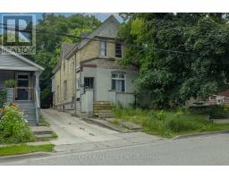 621 DUFFERIN AVENUE - 2