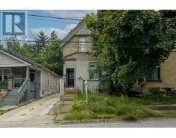 621 DUFFERIN AVENUE - 3