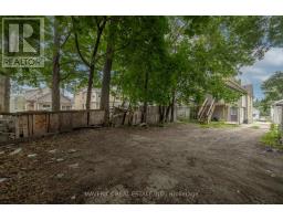 621 DUFFERIN AVENUE - 31