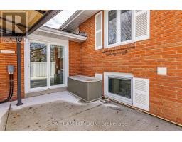 172 WAKEFIELD CRESCENT W - 31