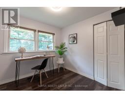 221 MERLIN CRESCENT - 16