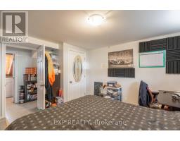 1504 HOWLAND AVENUE - 22