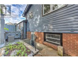 13 SANDALWOOD CRESCENT - 35