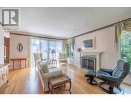 43 - 1040 RIVERSIDE DRIVE - 9