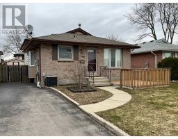 71 SPEIGHT CRESCENT - 1