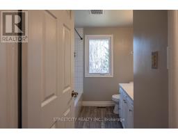 814 GRENFELL DRIVE - 27