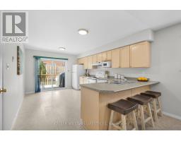 2 - 59 PENNYBROOK CRESCENT - 7