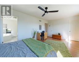 48 MEADOWOAK CRESCENT - 21