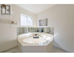 48 MEADOWOAK CRESCENT - 22
